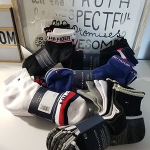 TOMMY HILFIGER 30 PAIRS OF SOCKS